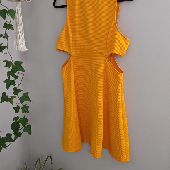 TOPSHOP cut out dress - Picture 3 of 5